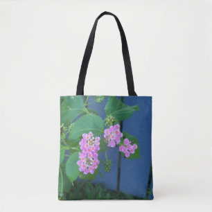 Rosa Lantana-Wildblumen auf einem Taschentuch Tasche