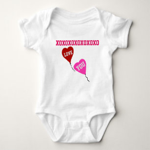 Rosa Liebe Valentinherzen Baby Strampler