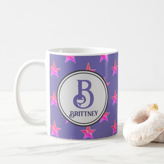 Rosa Lila Anfangsbezeichnung Star Monogramm Kaffeetasse (Mit Donut)
