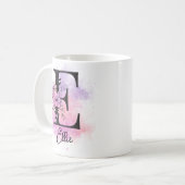 Rosa Lila blorschwarze Buchstabenmonogramm E Kaffeetasse (Vorderseite Links)