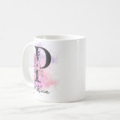 Rosa Lila blorschwarze Buchstabenmonogramm P Kaffeetasse (Vorderseite Links)