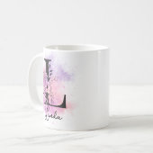 Rosa Lila Blumenschwarzer Letter Monogram L-Kaffee Kaffeetasse (Vorderseite Links)