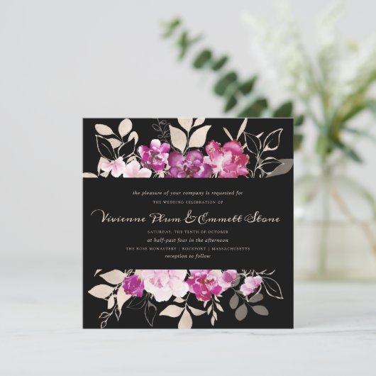 Rosa Lila Blüte auf Schwarzer Hochzeit Einladung (Stehend Vorderseite)