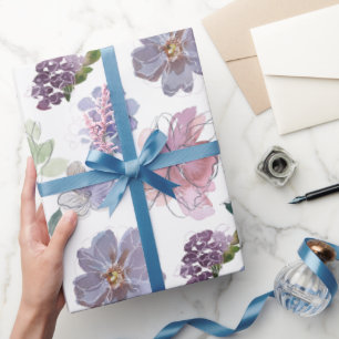 Rosa lila Blütenblätter weißer Hintergrund Geschenkpapier