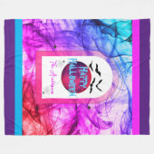 Rosa Lila Fledermäuse Spider Typografie Happy Hall Fleecedecke (Vorderseite (Horizontal))