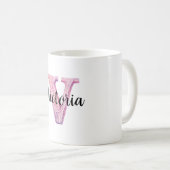 Rosa Lila Gemütlicher Buchstabe V Name  Kaffeetasse (VorderseiteRechts)