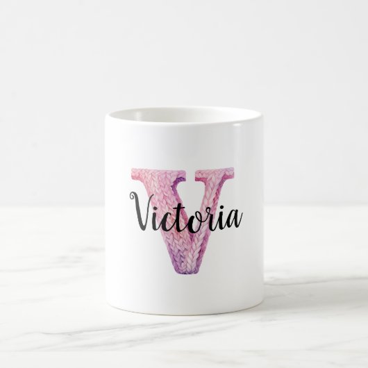 Rosa Lila Gemütlicher Buchstabe V Name  Kaffeetasse (Mittel)