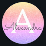 Rosa - Lila Glitzer und Sparkronenmonogramm Runder Aufkleber<br><div class="desc">Rosa und Lila Pastel Ombre Imitate Glitzer und Sparkle Elegant Umschlag von Gevor Siegel Sticker. Dieser Aufkleber kann so angepasst werden,  dass er Ihren Anfangs- und Vornamen für ein Geschenkpaket enthält.</div>