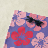 Rosa Lila hawaiianische Blume Personalisierter Nam Strandtuch (Beispiel)