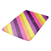 Rosa Lila Retrostreifen große Badematte (Schrägansicht)
