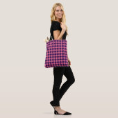 Rosa Lila Schachbrett Diamant Muster Schultern Tasche (Am Model)