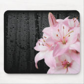 Rosa Lilien mit Raindrops Mousepad (Vorne)