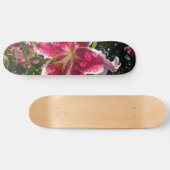 Rosa Lilien Rosa tropische Blume Rosa Blüten Skateboard (Horizontal)