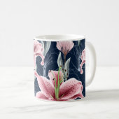 Rosa Lilly Blume Nahtloses Muster. Kaffeetasse (VorderseiteRechts)