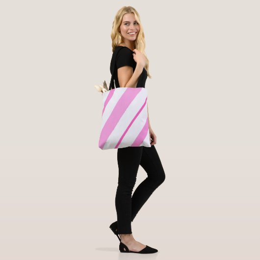 Rosa Linien Tasche (Am Model)