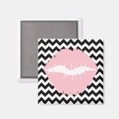 Rosa Lippen auf schwarzen und weißen Zigzag Magnet (Vorderseite/Rückseite)