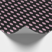 Rosa Lippen, einfach auf schwarzem Party Geschenkpapier (Ecke)