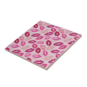 Rosa Lippenstift-Kuss nahtloses Muster Fliese (Seite)