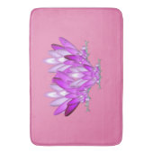 Rosa Lotus blossom auf rosafarbenem Hintergrund Badematte (Vorderseite Vertikal)