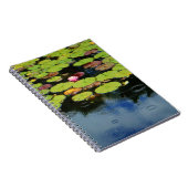 Rosa Lotus in Regen Notizblock (Rechte Seite)