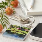 Rosa Lotus in Regen Schlüsselanhänger (Vorderseite rechts)