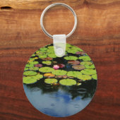 Rosa Lotus in Regen Schlüsselanhänger (Vorderseite)