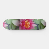 Rosa Lotus Wasserlilie Skateboard (Horizontal)