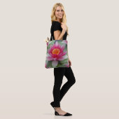 Rosa Lotus Wasserlilie Tasche (Am Model)