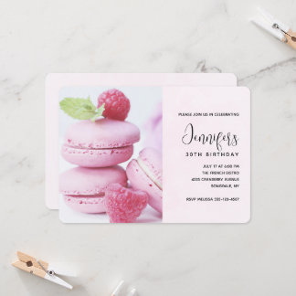 Rosa Macarons mit roten Himbeeren Geburtstag Einladung
