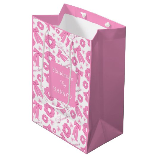 Rosa Mädchen-Schals-Muster Süßes Haar-Accessoire  Mittlere Geschenktüte (Vorderseite Schrägansicht)