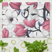 Rosa Magnolie und Blauzungenvögel Geschirrtuch (Gefaltet)
