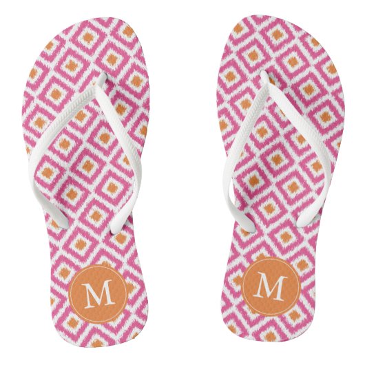 Rosa Mandarine Ikat Muster Mit Monogramm Badesandalen (Fußbett)