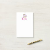 Rosa Mattiert Cupcake Yum! Post-it Klebezettel (Auf Schreibtisch)