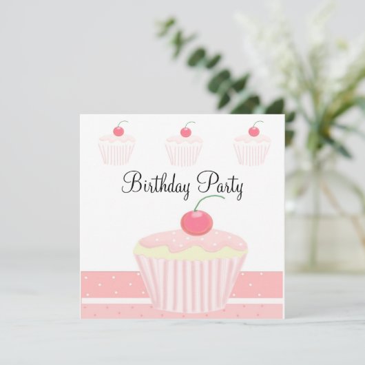 Rosa Mattierter Cupcake Geburtstag Einladung (Stehend Vorderseite)