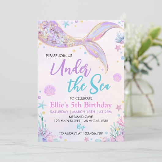 Rosa Meerjungfrau-Schwanz unter der Meerfrau Gebur Einladung (Stehend Vorderseite)