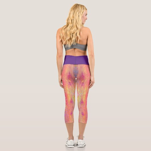 Rosa Mehrfarbige Python Schlange Druckfrauen Capri Leggings (Rückseite)