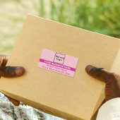 Rosa mit hervorgehobenem Etikett für die Markenbez