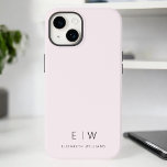 Rosa Modernes Minimalistisches Monogramm Case-Mate iPhone 14 Hülle<br><div class="desc">Steigen Sie mit unserem klassischen Elegant Modern Minimalistisch Monogram Name iPhone Case auf. Dieses sorgfältig gestaltete Gehäuse verbindet zeitlose Eleganz mit zeitgemäßem Minimalismus. Er ist perfekt gestaltet und schützt nicht nur Ihr Gerät, sondern fügt auch eine Touch personalisierten Stils hinzu. Die Optionen für die Anpassung von Monogrammen und Namen machen...</div>