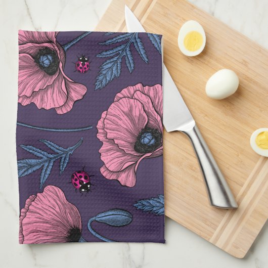 Rosa Mohn auf dunkelviolett Geschirrtuch (Viertel Falte)
