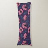 Rosa Mohn auf dunkelviolett Seitenschläferkissen (Vorderseite Vertikal)