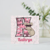 Rosa Monogram K Kid's Birthday Party Einladung (Stehend Vorderseite)