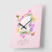 Rosa Monogramm des Blumengartens Quadratische Wanduhr (Winkel)