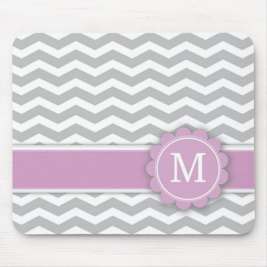 Rosa Monogramm-graues Zickzack des Buchstabe-M Mousepad (Vorne)