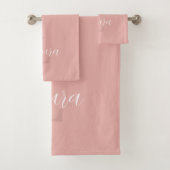 Rosa-Monogramm-Namensskript personalisiert Badhandtuch Set (Insitu)