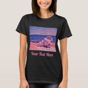 Rosa Muschel in der Nähe der lila Aquarellmalerei T-Shirt
