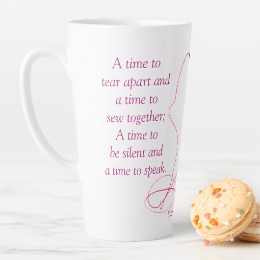 Rosa Nadel und Thread mit Latte-Tasse der Bibel Ve Milchtasse (Beispiel)