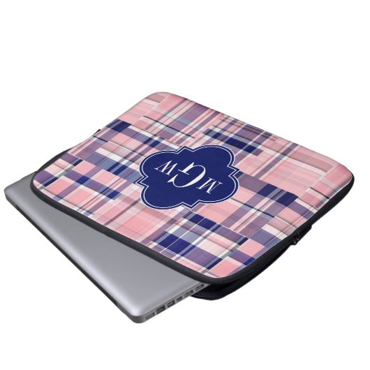 Rosa, Navy Blue Preppy Patchwork Madras Monogram Laptopschutzhülle (Vorne Knopf)