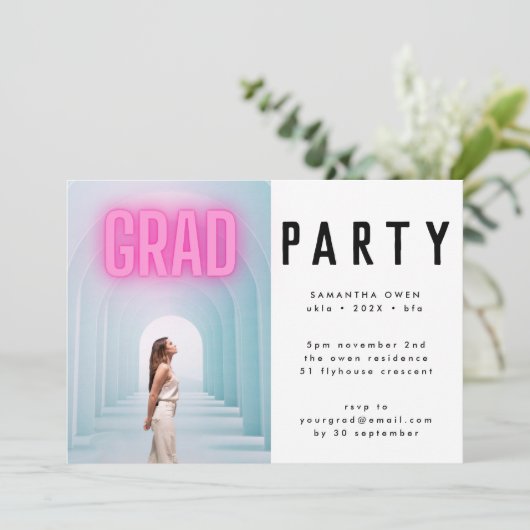 Rosa Neon Elegant Ombre Grad Foto Party Einladung (Stehend Vorderseite)