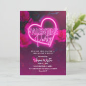 Rosa Neon Herz Valentine Party Einladung (Stehend Vorderseite)