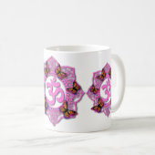 Rosa-Ochsenmandala-Design mit Monarchschmetterling Kaffeetasse (VorderseiteRechts)